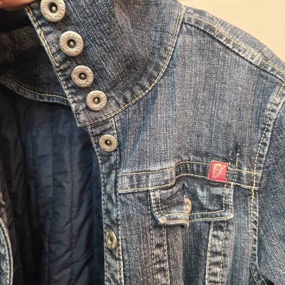 3/4 length Foxy Jeans Denim Jacket with zipout quilted lining! Size M - Picture 4 of 5
